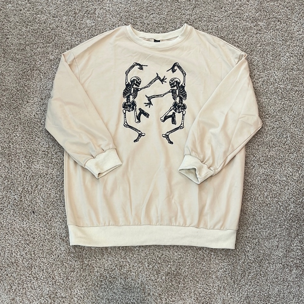 SHEIN Dancing Skeleton Graphic Design Pullover